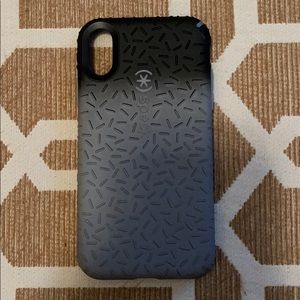 Speck case iPhone XR black and grey ombré